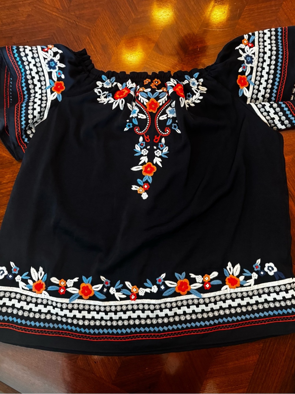 Parker Embroidered Off-Shoulder Women’s Top  Red & Blue Floral size S